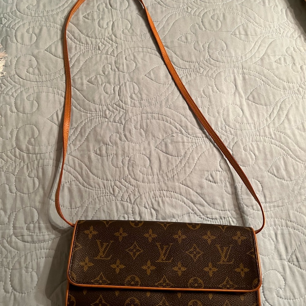 Louis Vuitton twin Pochette  GM In monogram canvas and vacuetta leather